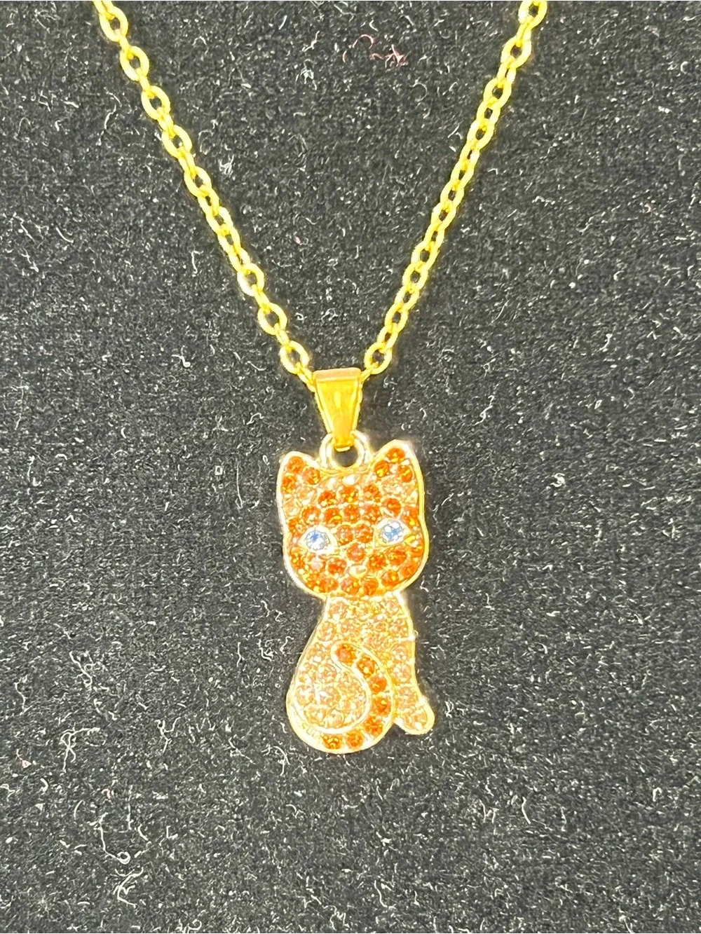 N/A charming gold